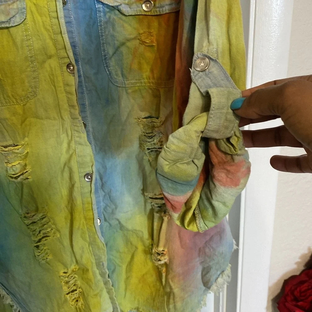 Colorful Distressed Button-Up Shirt - Picture 4 of 4